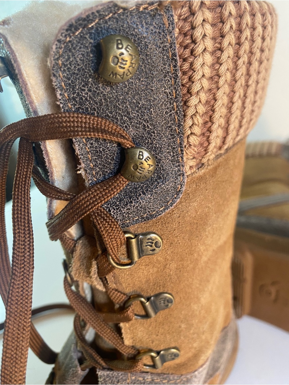 BearPaw Serena Suede Knit Lace Up Leather Sherpa Lined Shearling Boots
Size 9 - Picture 13 of 16